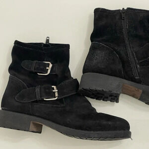 Steve Madden Black  suede  buckles ankle Moto boots Size 6.5